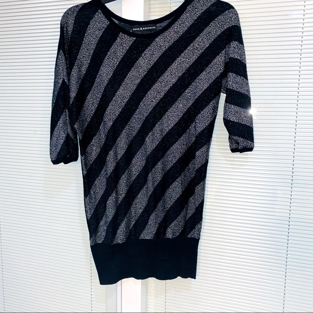 Rock & Republic Black And Silver Metallic Tunic Sweater, Size XS
